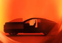 Toyota готовит роскошное купе Century с водительским креслом по центру