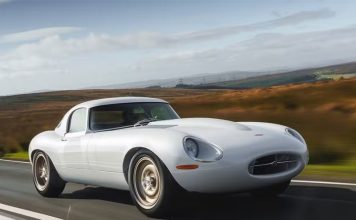 Eagle создала ультралегкий Jaguar E-Type GTR