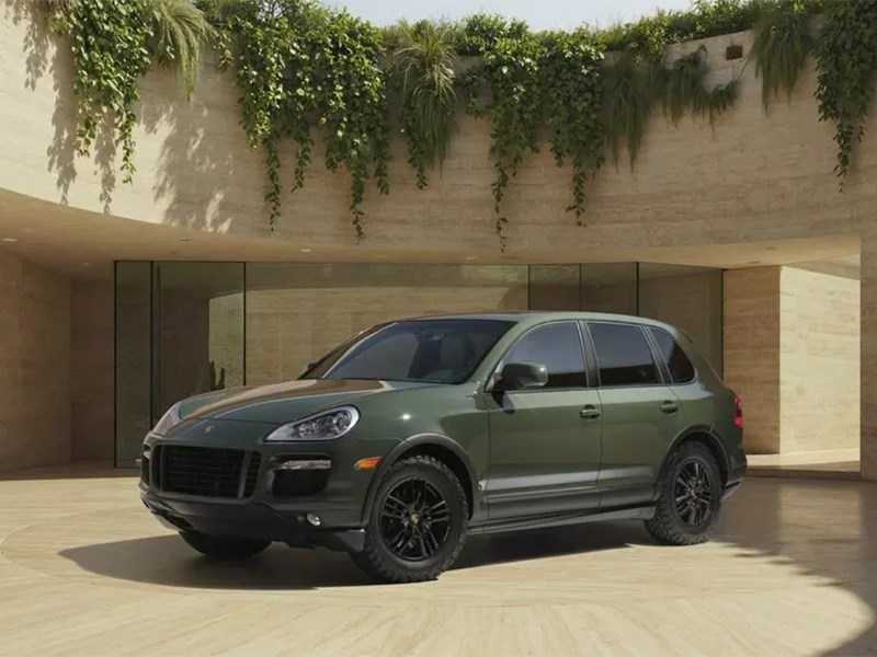 Porsche показала отреставрированный Cayenne GTS с механикой