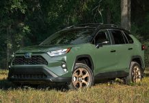 Toyota отзывает более миллиона автомобилей из-за неисправности камеры заднего вида