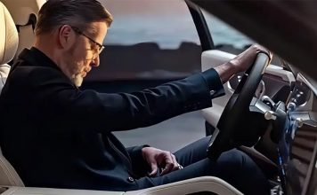 В сети появились изображения салона нового кроссовера Zeekr 8X