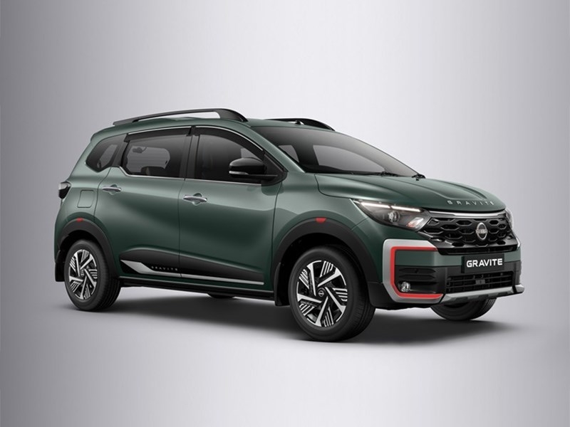 Nissan вывел на рынок новый 7-местный бюджетный кросс-вэн