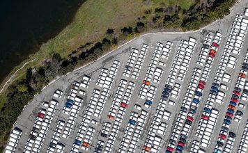 Ближний Восток перекрыл маршруты. Китайский экспорт автомобилей столкнулся с новыми рисками