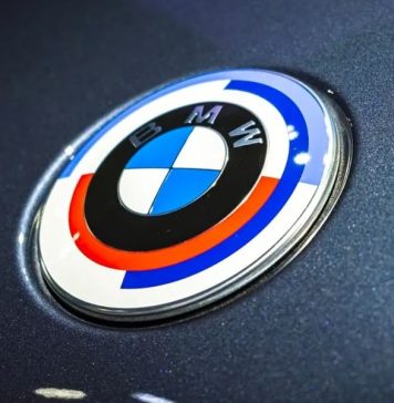 BMW готовит почву для электрического спорткара