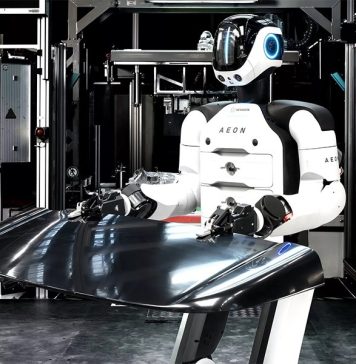 BMW «нанял» гуманоидных роботов для сборки батарей