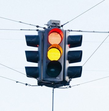 Большинство светофоров Москвы перейдет на интеллектуальное управление