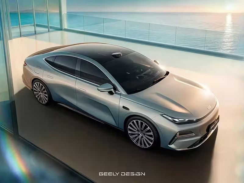 Geely представила новую гибридную версию седана Starshine 8 с запасом хода 1725 км