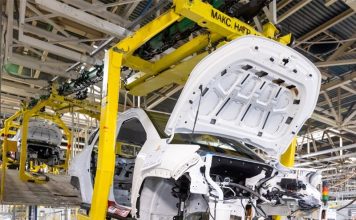 Конфликт на Ближнем Востоке начинает бить по автопрому