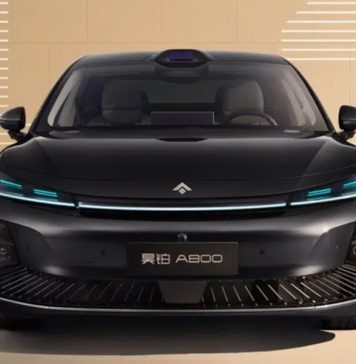 Новый седан GAC Hyptec A800 получил три электромотора и продвинутый автопилот