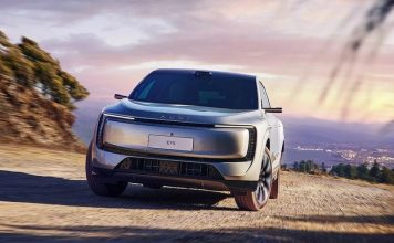 Электрический AUDI E7X обошел Porsche Macan и Xiaomi YU7 на трассе