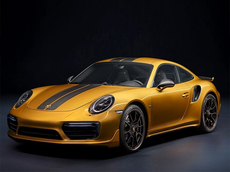 Porsche запатентовал цифровые полосы для своих спорткаров