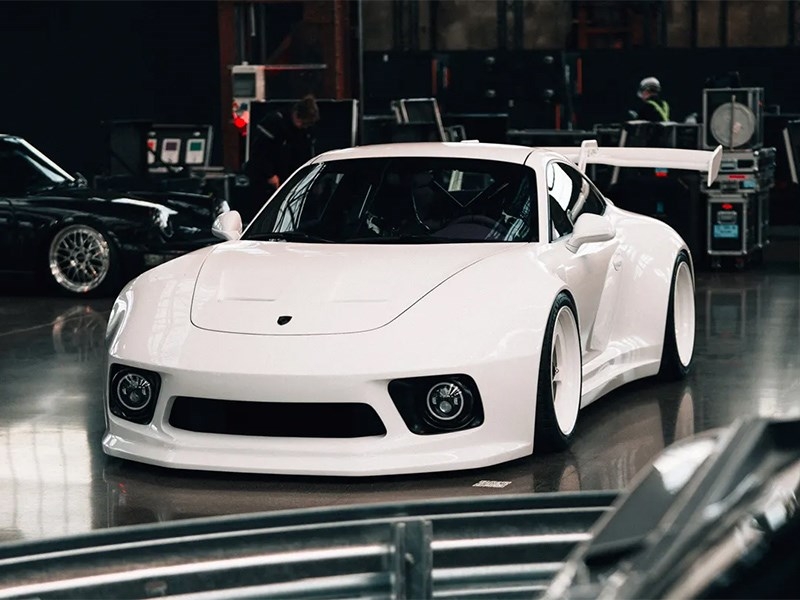 Представлен уникальный &laquo;плосконосый&raquo; Porsche 911 с 550-сильным мотором