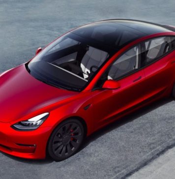 Tesla опровергла слухи о бюджетной Model 3 для Китая