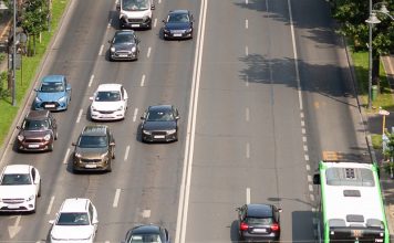 В России резко сократилось число водителей, использующих скрытые или подложные номера