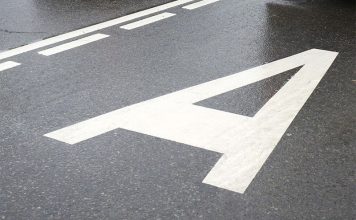 Выделенные полосы останутся закрытыми: Госдума отклонила инициативу для байкеров и инвалидов
