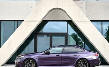 BMW вышел в лидеры по числу эвакуаций в Москве