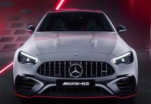 Mercedes-Benz распродает свои салоны в Берлине
