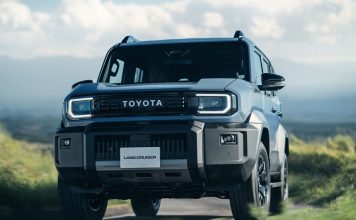 Toyota вывела на японский рынок компактный внедорожник Land Cruiser FJ