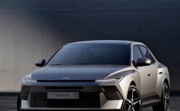 Hyundai обновил Elantra. Седан стал крупнее и мощнее