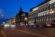 В Петербурге хотят продлить налоговые льготы для газовых автомобилей и электрокаров до 2030 года