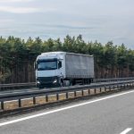 Дефицит топлива ударил по импорту автомобилей. Логистика дорожает, а сроки поставок растут