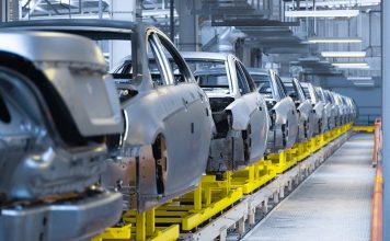Ford пришлось вернуть 350 инженеров после того, как их заменила ИИ